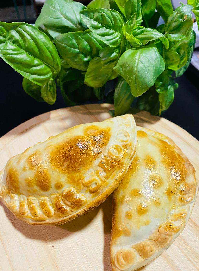 Empanadas De Queso Y Aceitunas ROOTS x6 (Nº12)